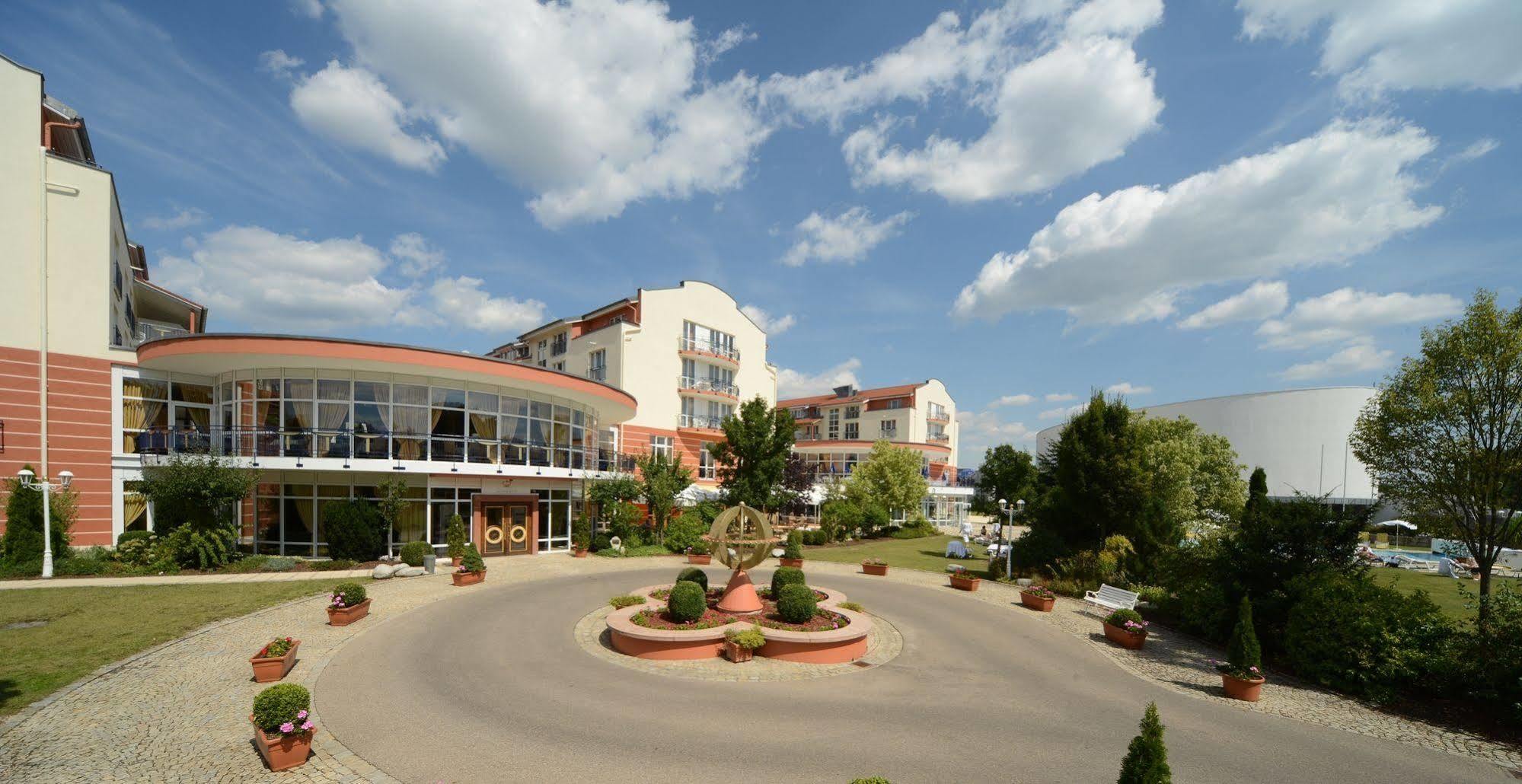The Monarch Hotel